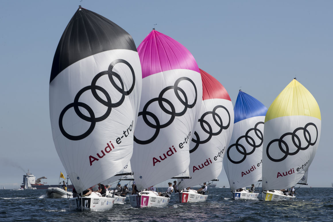 barcos a vela de un evento deportivo